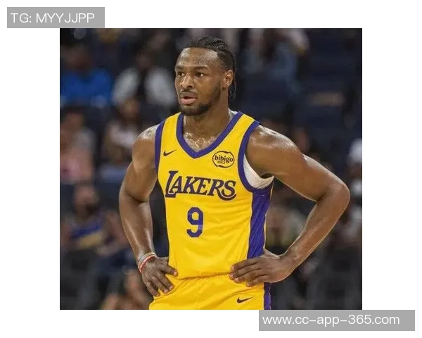 夸梅直言詹姆斯为改变命运而拼搏布朗尼对篮球毫无热情与追求