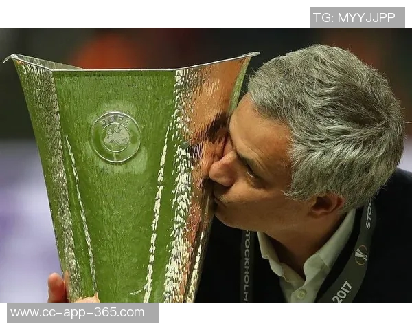 托蒂盛赞穆帅引领罗马重返巅峰再夺欧洲奖杯荣耀